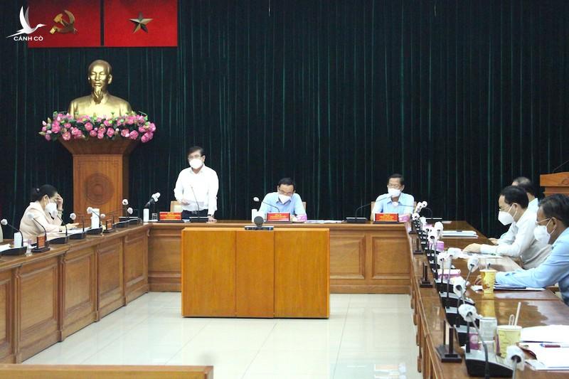 Bí thư TP.HCM Nguyễn Văn Nên: Nhiều người chưa cứu được, đó là nỗi đau chung… Bí thư TP.HCM Nguyễn Văn Nên: Nhiều người chưa cứu được, đó là nỗi đau chung…