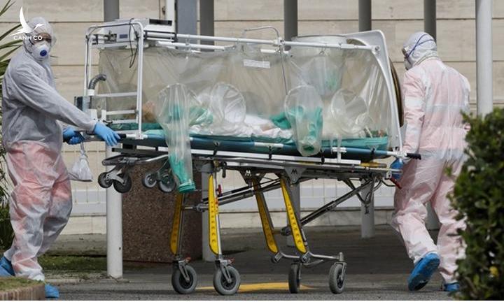 Biến thể Delta sinh sôi trong hàng triệu lá phổi người Châu Âu sau “ngày tự do” Biến thể Delta sinh sôi trong hàng triệu lá phổi người Châu Âu sau “ngày tự do”