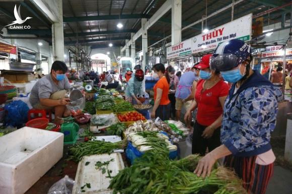 TP.HCM sau 7 ngày giãn cách xã hội theo chỉ thị 16: Số ca cộng đồng đã giảm TP.HCM sau 7 ngày giãn cách xã hội theo chỉ thị 16: Số ca cộng đồng đã giảm