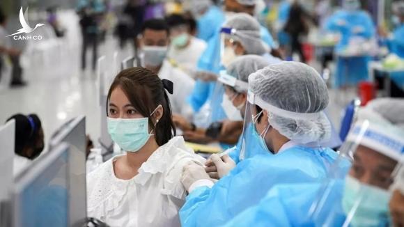 Phát hiện mới khi tiêm vaccine Pfizer cho người đã tiêm AstraZeneca Phát hiện mới khi tiêm vaccine Pfizer cho người đã tiêm AstraZeneca