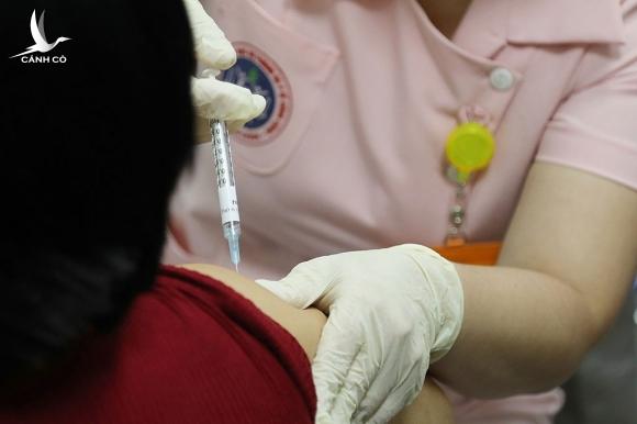 Chính phủ dự thảo Nghị quyết cho cấp phép vắc xin đang thử nghiệm lâm sàng có điều kiện Chính phủ dự thảo Nghị quyết cho cấp phép vắc xin đang thử nghiệm lâm sàng có điều kiện