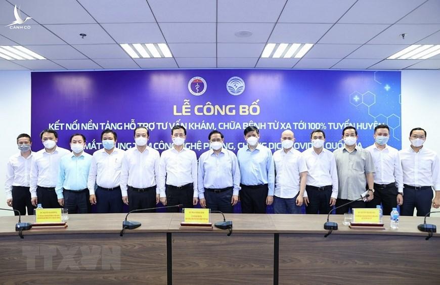 Thủ tướng dự lễ công bố kết nối nền tảng hỗ trợ tư vấn khám, chữa bệnh từ xa Thủ tướng dự lễ công bố kết nối nền tảng hỗ trợ tư vấn khám, chữa bệnh từ xa