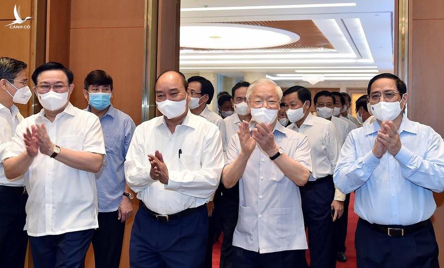 Tổng Bí thư, Chủ tịch nước dự phiên họp toàn thể đầu tiên của Chính phủ khóa mới Tổng Bí thư, Chủ tịch nước dự phiên họp toàn thể đầu tiên của Chính phủ khóa mới