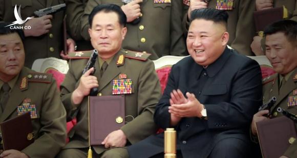 2 nguyên soái được Kim Jong-un tin tưởng nhất bất ngờ bị giáng chức vì lý do bí ẩn