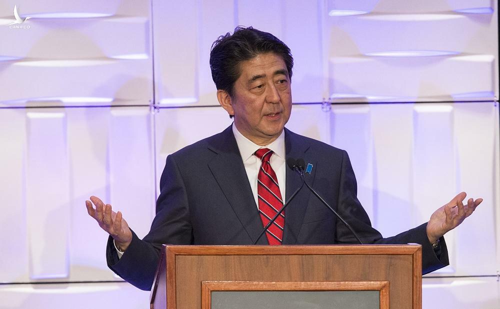 Cựu thủ tướng Nhật Shinzo Abe bị bắn vào ngực khi đang phát biểu