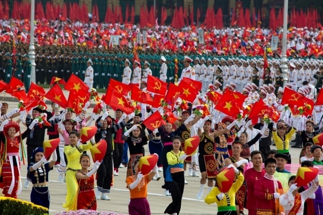 Vận dụng tư tưởng Hồ Chí Minh trong đấu tranh với âm mưu lợi dụng tôn giáo để chống phá cách mạng