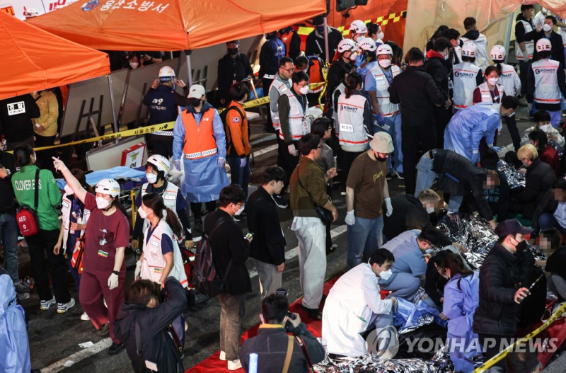 Hiện trường vụ giẫm đạp tại Seoul khiến ít nhất 149 người chết