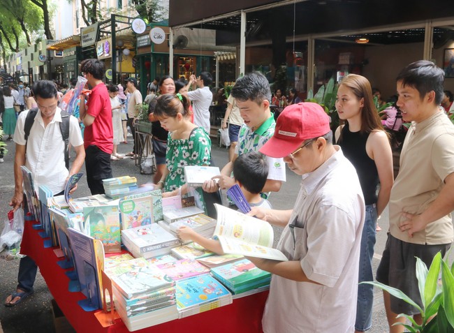 Góc nhìn 365: Nghĩ về sách cũ Góc nhìn 365: Nghĩ về sách cũ