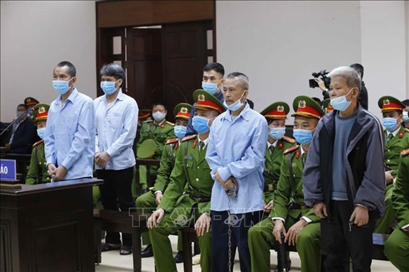 Mạc Văn Trang bị dắt mũi và dắt mũi hơn 4000 Mạc Văn Trang bị dắt mũi và dắt mũi hơn 4000